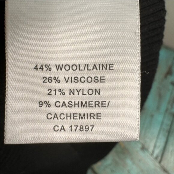 Banana Republic Wool Cashmere Turtleneck Sweater Size Medium - Picture 9 of 9